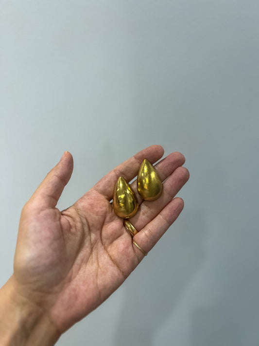 Brincos Gota Alongada Dourados